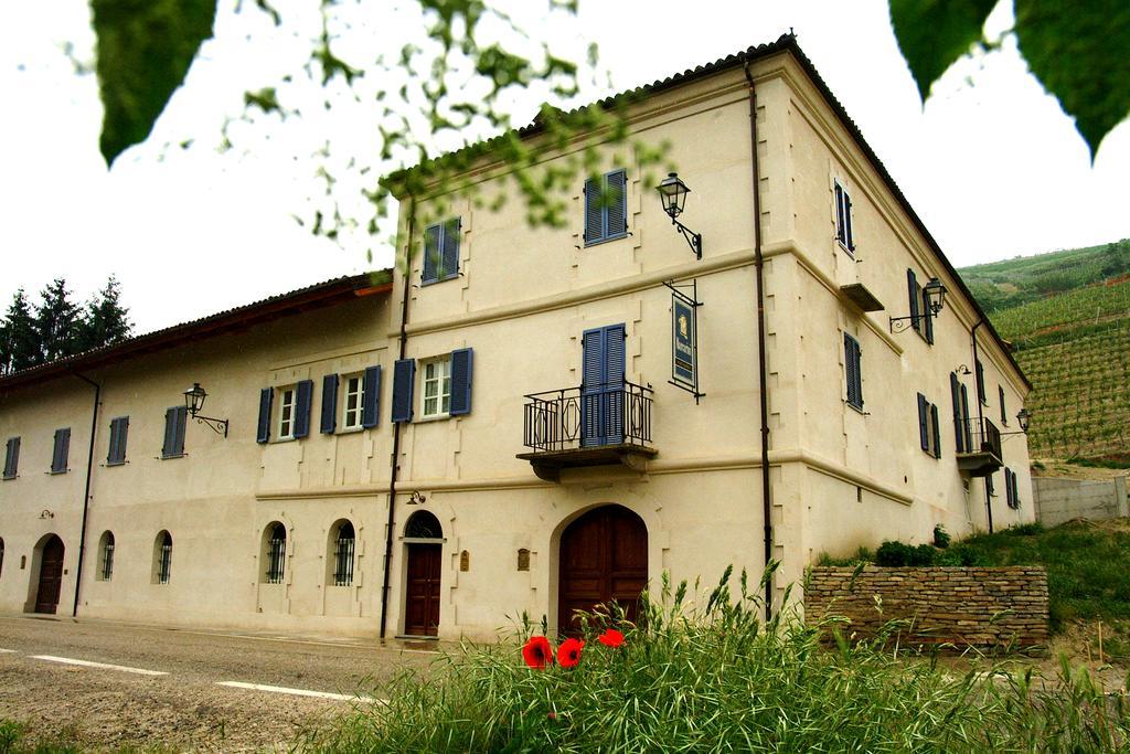 Marcarini Agriturismo Neviglie Exterior photo